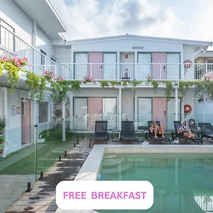 Ostello Surf Boutique Backpackers - Free Breakfast, Gold Coast